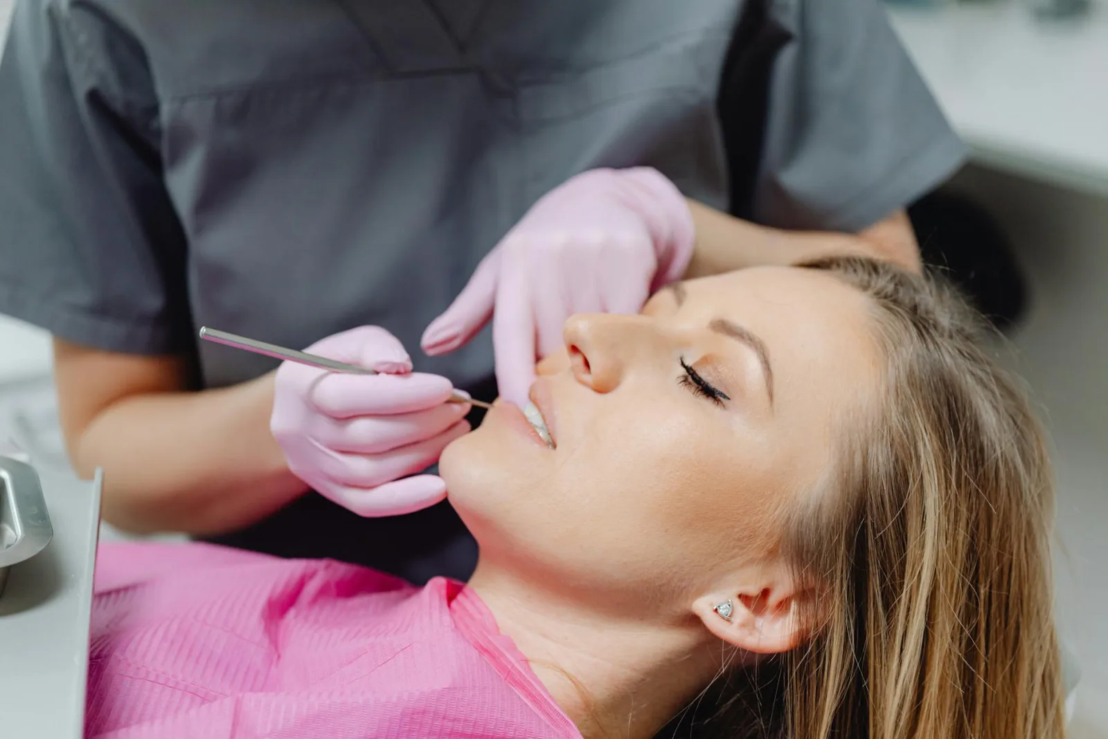 Periodontist or General Dentist: Who Should Treat Your Gums? | Front Royal Dental Group